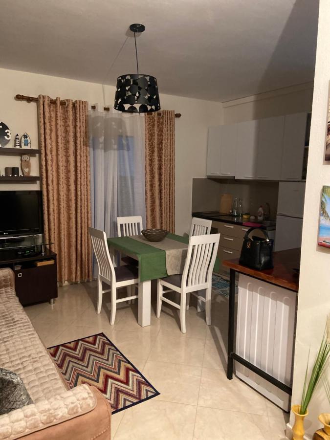 Rori'S Apartment Qerret Golem  Exteriér fotografie